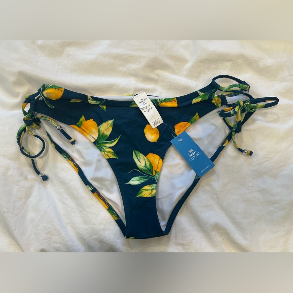 CUPSHE Lemon Print Bikini Side-Tie Ruched Bottoms Size XL- NEW